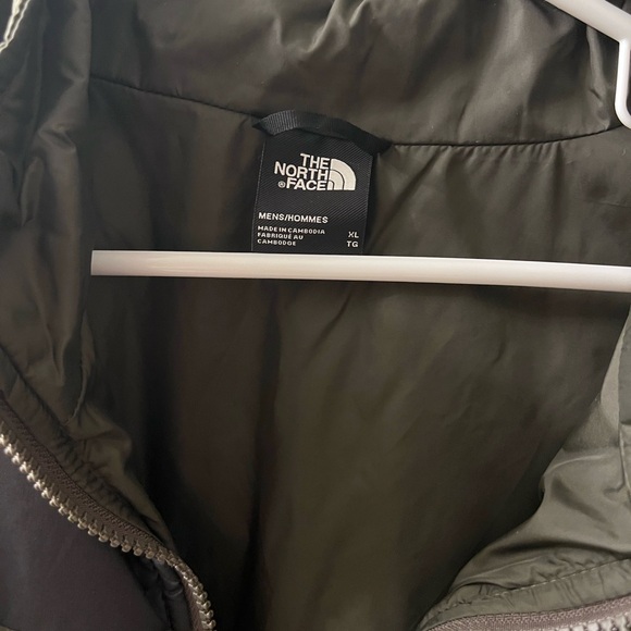 The North Face Men's Green and Black Puffer Jacket - Picture 2 of 6